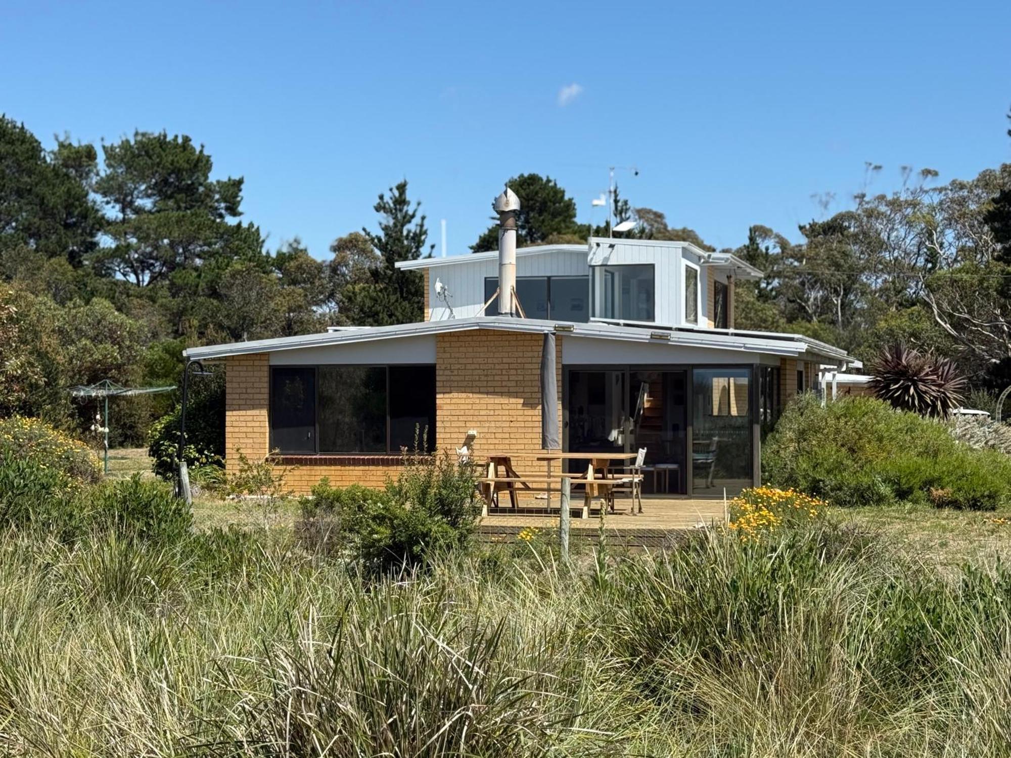 Beach Front Retreat At Dolphin Sands Villa Exterior photo